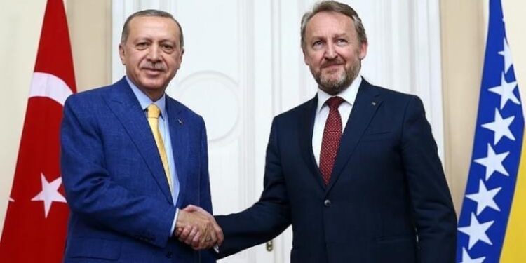 Erdoan rekao Izetbegoviću da očekuje da BiH otvori granice za državljane Turske