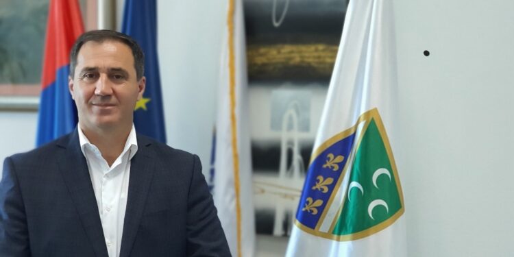 HOT:NOVIH 3.000.000€ ZA TUTIN