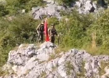 Postavljena albanska zastava na izletištu u Srbiji, intervenirala vojska pod punom ratnom opremom