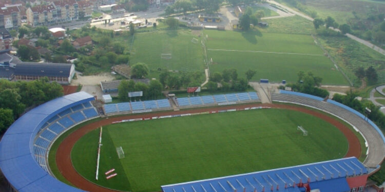 Drama u Srbiji: Trenera na stadionu udario grom, bore mu se za život