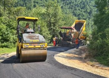 Rožaje:Asfalt putnog pravca Dračenovac-Crnča