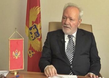 Dinoša pisao Abazoviću: “Kucnula je ura da spašavaš CG”