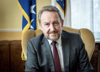 IZETBEGOVIĆ RAZGOVARAO SA HUSOVIĆEM: OSUDA NAPADA NA BOŠNJAKE, INSTITUCIJE DUŽNE DA OTKRIJU I KAZNE POČINIOCE