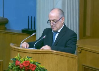(VIDEO) Verifikovani mandati, dio poslanika DF-a nije prisustvovao intoniranju himne