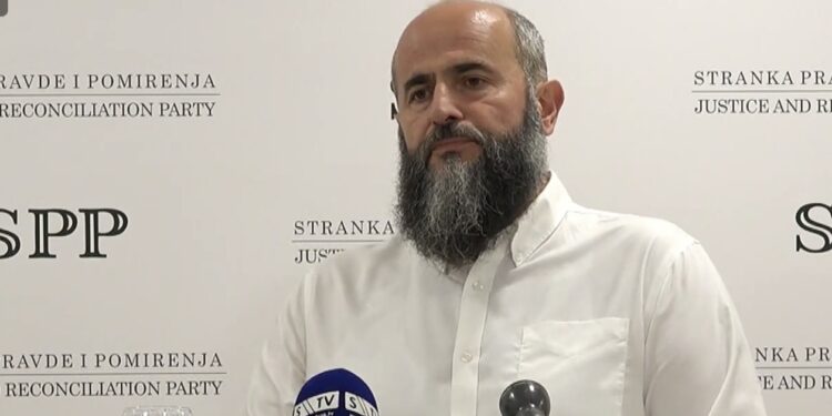 ,,Kako vjetar puha,, Zukorlić na današnjoj konferenciji nastavio svoju ustaljenu praksu