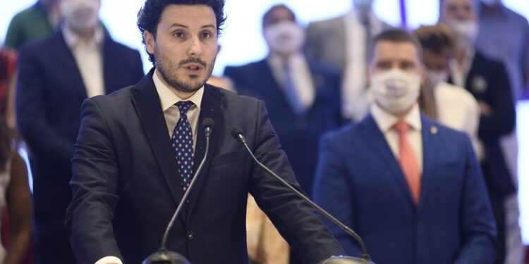 Abazović nacrtao da Mandić, Medojević, Knežević i Milačić ne mogu u vladu