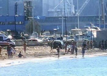 DRAMA NA JADRANU: DJEČAK SA STIJENE SKOČIO U MORE, ONDA SE OVO DESILO