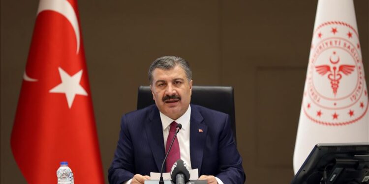 Koca: Turska prolazi kroz drugi vrhunac prvog vala pandemije