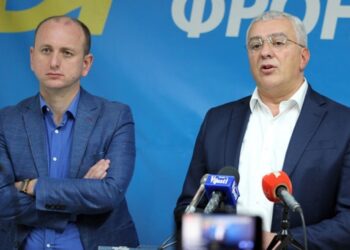 SUKOB U PROSRPSKIM STRANKAMA: Lideri DF traže od KRIVOKAPIĆA da vrati mandat?!