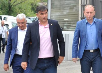 Demokratski front i SNP načelno prihvatili ponudu Krivokapića