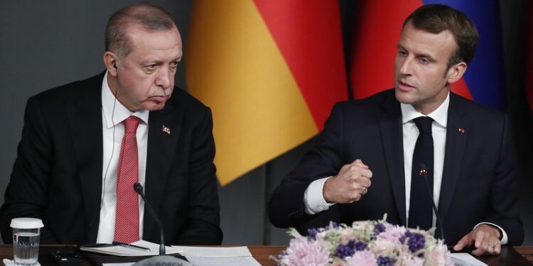 Erdogan pozvao stanovnike Turske da bojkotuju francusku robu