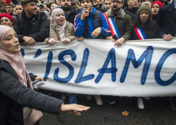 Upozorenje američkim muslimanima da ne putuju u Francusku