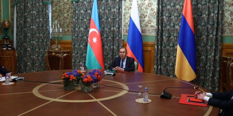 Armenija i Azerbejdžan dogovorili prekid vatre, na snagu stupa u podne