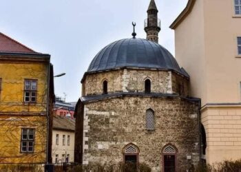 DŽAMIJA HASAN-PAŠE JAKOVALIJA U PEČUHU – MAĐARSKA