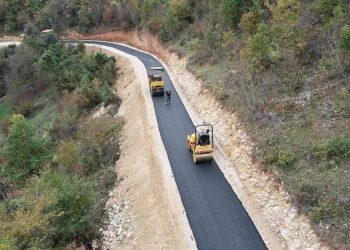 BIJELO POLJE: ZAPOČETO ASFALTIRANJE SEOSKIH PUTEVA U OKVIRU IFAD PROJEKTA