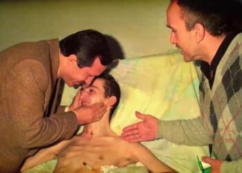 Redžep Tajip Erdogan u posjeti ranjenim pripadnicima armije Republike BiH u bolnici u Turskoj 1992.godine