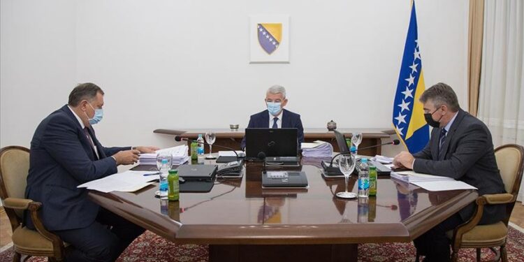 Predsjedništvo BiH: Donesena odluka o angažovanju OS BiH za pružanje pomoći civilnim organima