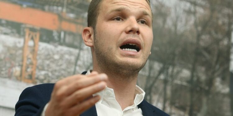 STANIVUKOVIĆ OTKRIO PRAVO LICE: „U SREBRENICI NIJE BILO GENOCIDA, A PRESUDE KARADŽIĆU I MLADIĆU NE PRIZNAJEM. Čiča-miča, gotova priča“