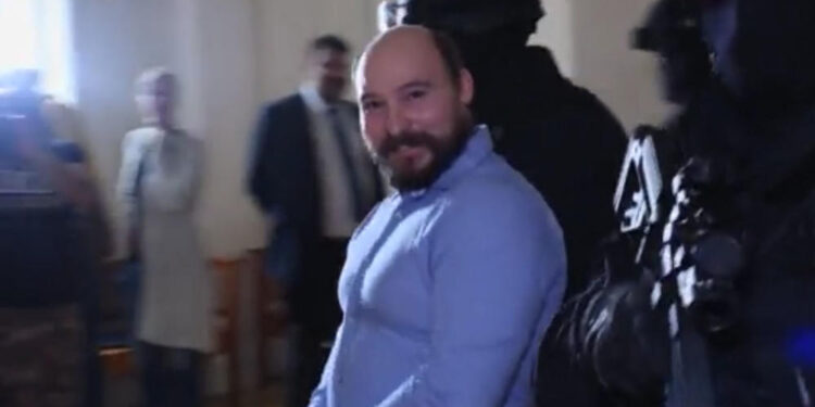 PLAĆENI UBICA ČABA DER PRIZNAO MAĐARSKOJ POLICIJI: DVIJE MAFIJAŠKE GRUPE PONUDILE SU MI DA UBIJEM VUČIĆA!