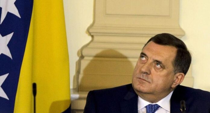 DODIK NE ZNA GDJE UDARA: POČEO SA SMJENAMA RUKOVODILACA USTANOVA I PREDUZEĆA