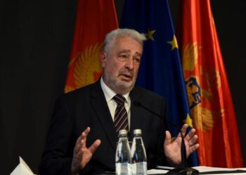 Žalim zbog protjerivanja dvojice ambasadora