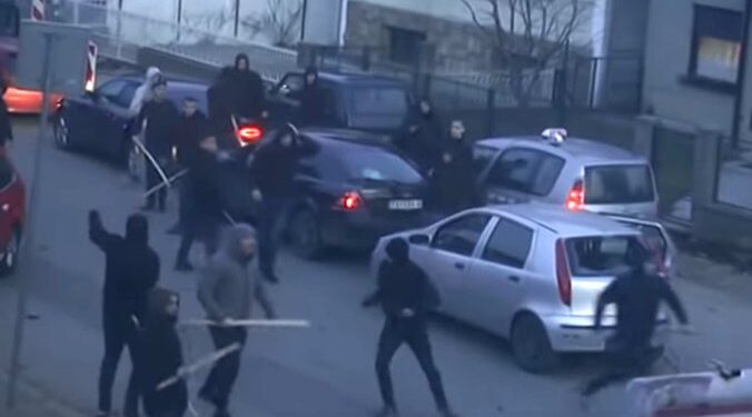 (FOTO) MASOVNA TUČA SRBA I CRNOGORACA U BEČU