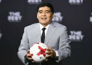 Preminuo Diego Maradona