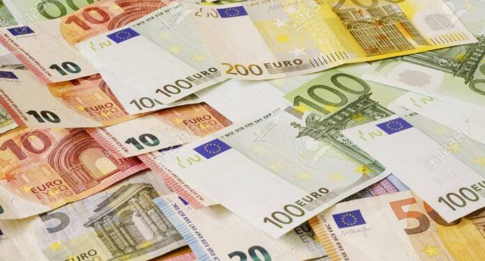 (VIDEO) NEĆETE VJEROVATI: POGLEDAJTE ŠTA SE DESI AKO POKUŠATE FOTOKOPIRATI NOVČANICU OD 50 EURA