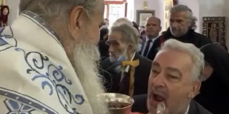 Budući premijer Crne Gore tvrdi: Ako imate vjeru nećete se zaraziti pričešćem istom kašikom