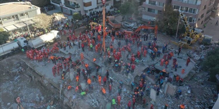 Turska: U zemljotresu u Izmiru poginule 62 osobe
