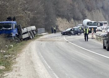 Udes na putu Novi Pazar – Raška, ima povređenih (FOTO)