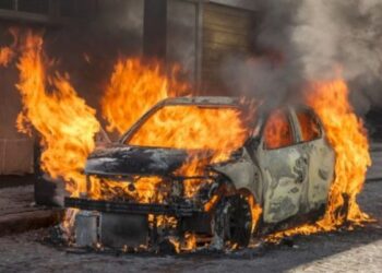 TUTINAC ZAPALIO DVA AUTOMOBILA I UKRAO NAFTU IZ KAMIONA
