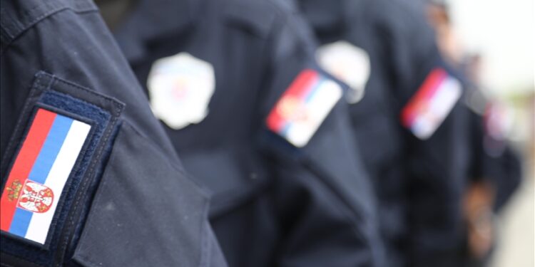 Srbija: Uhapšeno osam policijskih službenika