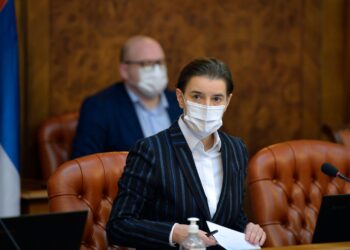 Brnabić: Odluke Kriznog štaba u 15 časova