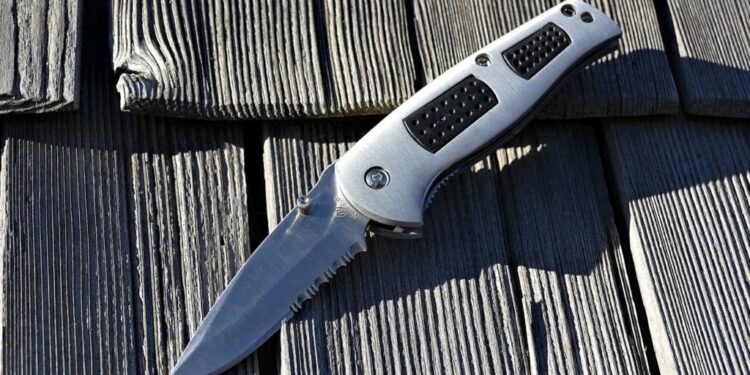 U TIVTU UHAPŠEN SANDŽAKLIJA: UPAO U BANKU NAORUŽAN NOŽEM