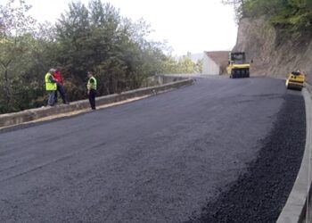 (VIDEO) TOTALNA OBUSTAVA SAOBRAĆAJA NA PUTU PAZARIŠTE – TUTIN DO AVGUSTA 2021.