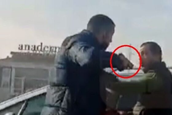 (VIDEO) Priština: Prijetio mu pištoljem!