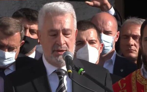 Krivokapić: Amfilohije stoji rame uz rame sa Svetim Petrom Cetinjskim i Njegošem