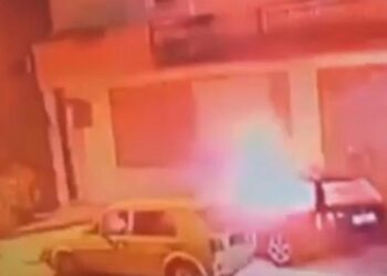 (VIDEO) TUTIN / POGLEDAJTE VIDEO SNIMAK KAKO B.S.(1986) PALI TUĐ AUTOMOBIL