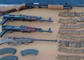 Uhapšen Cetinjanin: Policija oduzela automatske, lovačku pušku, više od 400 metaka…
