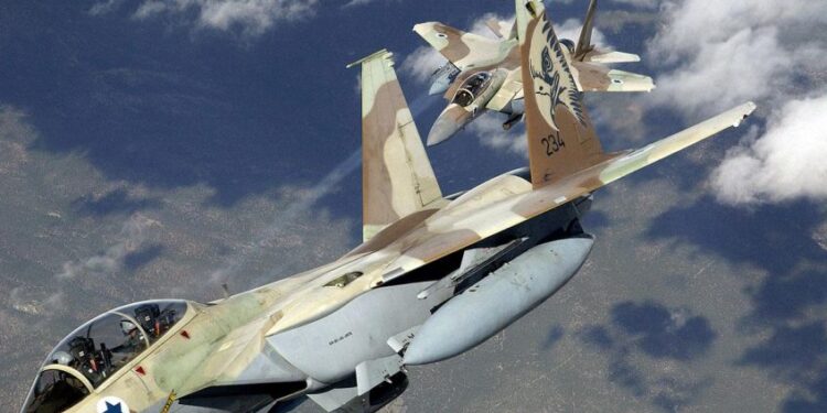 Izrael avionima i tenkovima napao pojas Gaze, kao protuodgovor na Hamasove napade