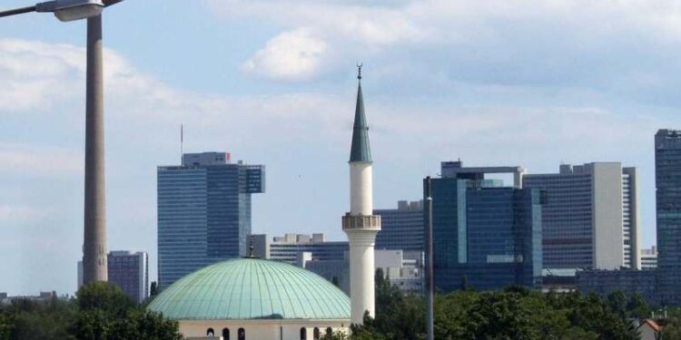 Nakon terorističkog napada u Beču naređeno zatvaranje “radikalnih džamija”