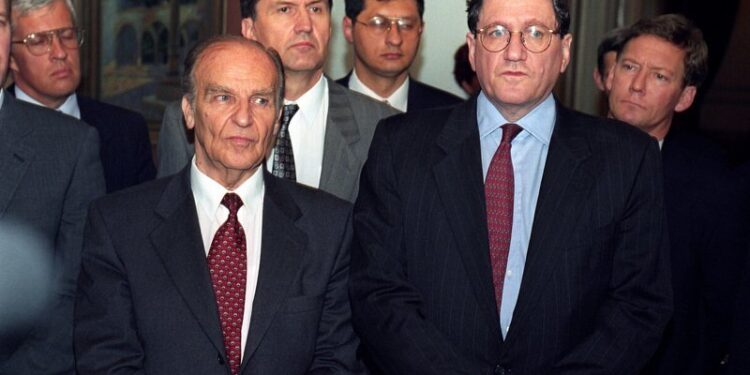 (VIDEO) Intervju s Holbrookeom iz 1998. godine: Alija Izetbegović je najzaslužniji za opstanak BiH