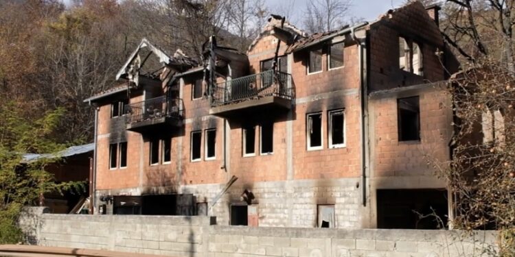 (VIDEO) Izgorjela fabrika namještaja Bin Jasen u Ribariću