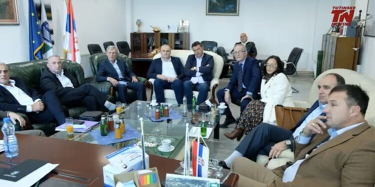 (VIDEO) Tutinske škole prilagođavaju rad uslovima pandemije
