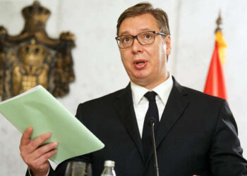 Srbija gori, Krizni štab ćuti, a Vučić se češlja