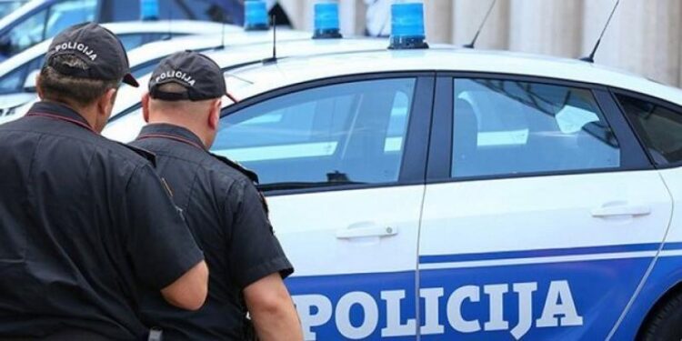Lažno policijsko vozilo u Novom Pazaru?