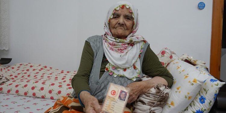 Turska: Žena stara 116 godina oporavila se od COVID-19