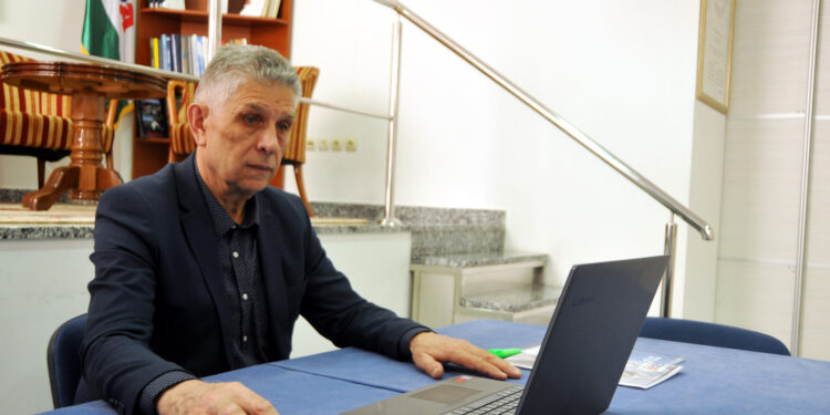 Za najbolje fotografije AA 2020. glasali Sulejman Ugljanin, muftija Senad Halitović i fotograf Samir Delić