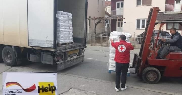 BIJELO POLJE: “HELP” DONIRAO 100 HUMANITARNIH PAKETA ZA UGROŽENE SUGRAĐANE